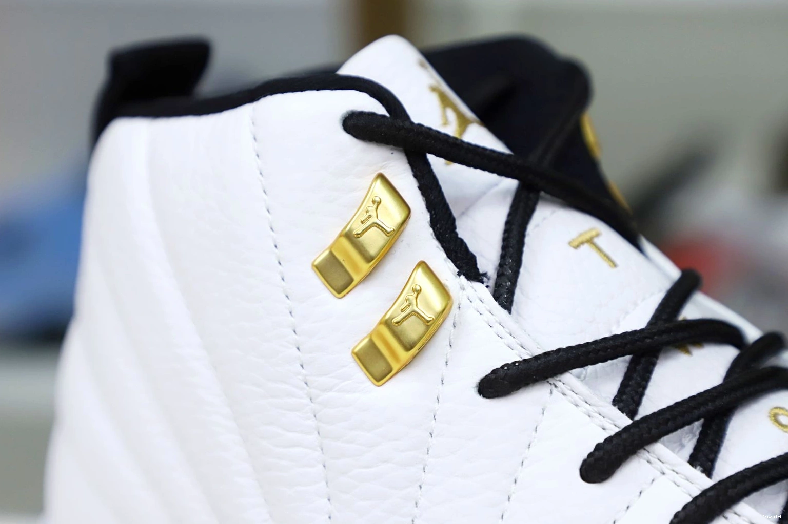 AIR RETRO 12 'ROYALTY' JORDAN 0915